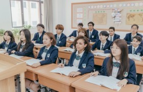 二十余国300多名留学生在读!诸暨荣怀接轨全球名校